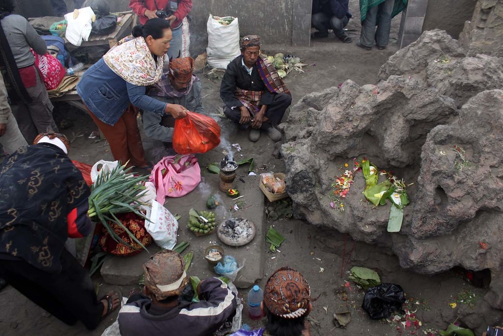 melawan-stigmatisasi-terhadap-kelompok-kearifan-lokal