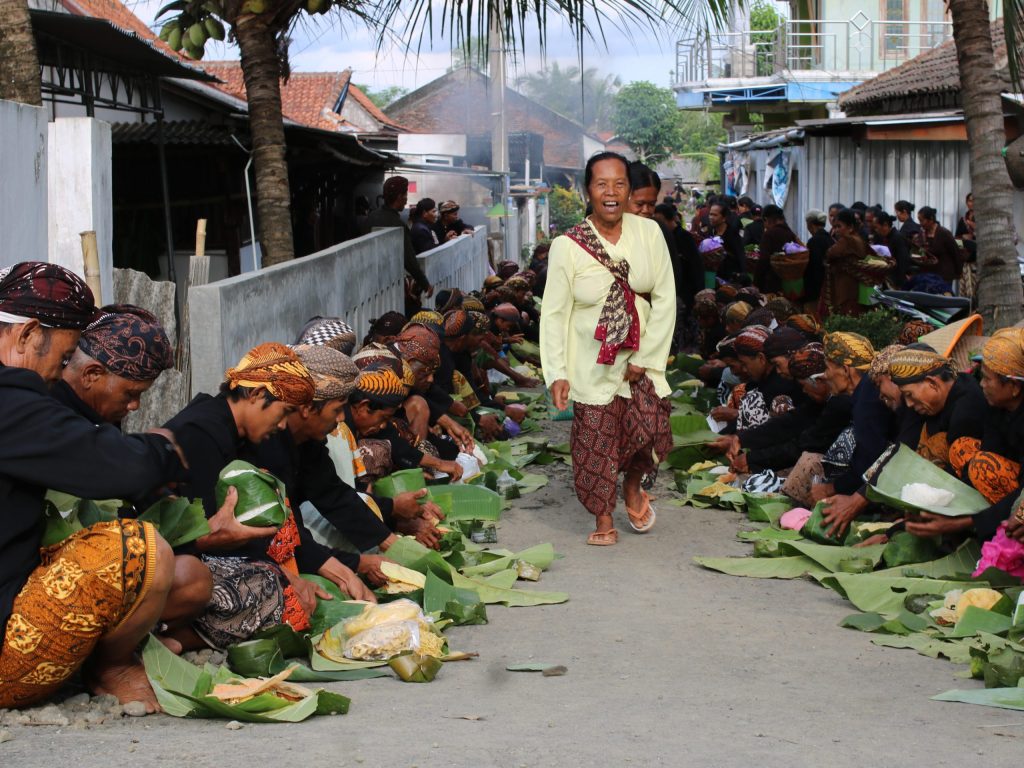 perlon-bonokeling:-tradisi-kesetaraan-peran-perempuan-dan-laki-laki-di-tanah-jawa-–-project-multatuli