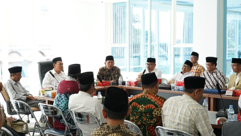 hilirisasi-produk-halal,-mui-jatim-akan-sertifikasi-rumah-pemotongan-hewan