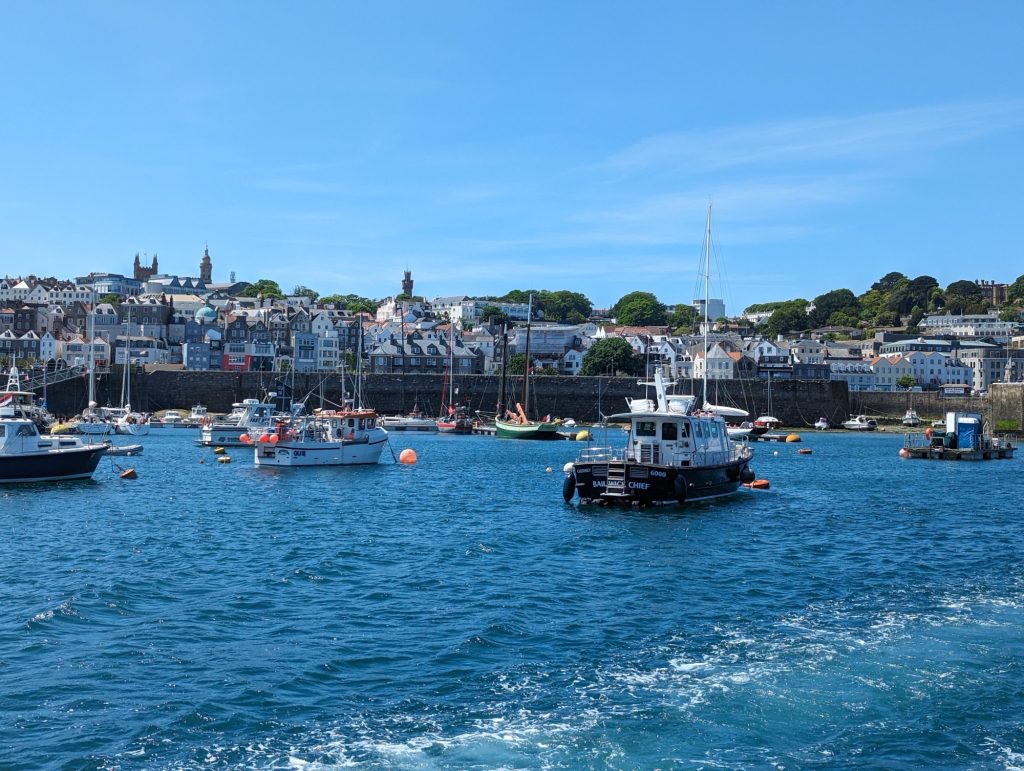 guernsey-–-liburan-pulau-yang-sempurna