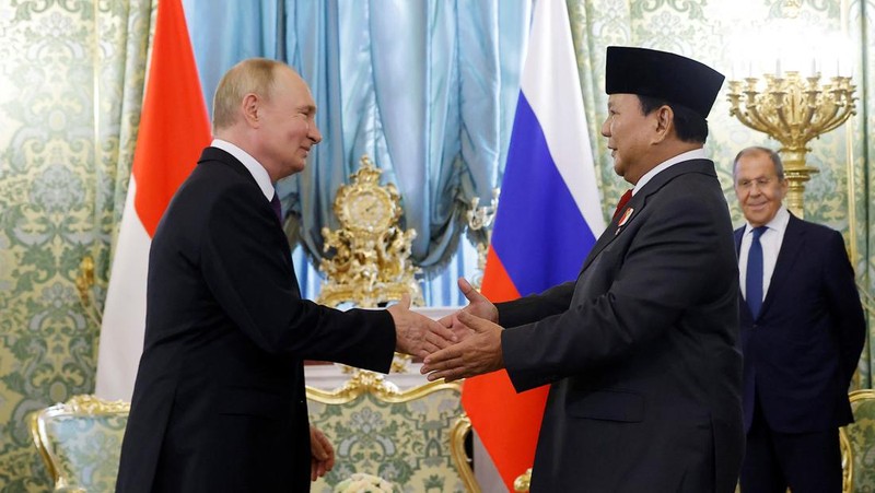 bertemu,-putin-lebih-diuntungkan-prabowo? 