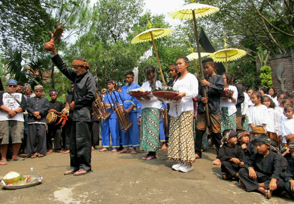 tempat-wisata-budaya-di-bandung,-menarik-dikunjungi-dan-patut-dilestarikan!