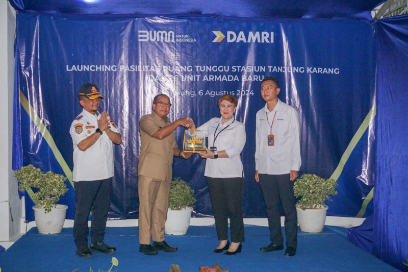 siap-beroperasi,-ini-bus-dan-ruang-tunggu-baru-damri-di-lampung