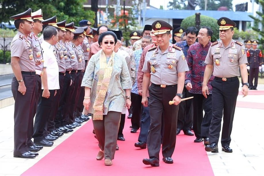 polri-join-kemendagri,-megawati-happy?