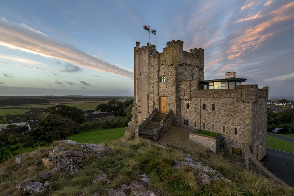 roch-castle,-st.-davids,-wales