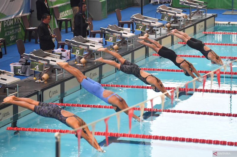 renang-–-jabar-raih-emas-ketiga-dari-4x100m-gaya-bebas-estafet-putri