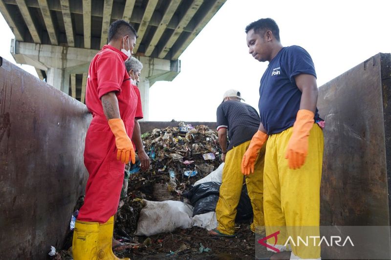 pemkot-ambon-andalkan-bank-sampah-topang-kebersihan-kota