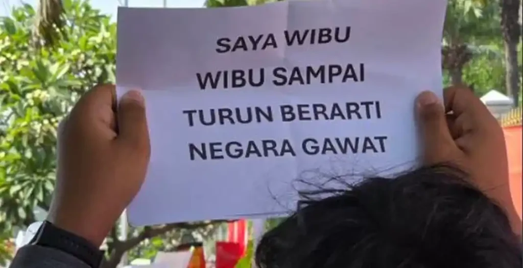 wibu-turun-aksi-#peringatandarurat,-tanda-politik-indonesia-lagi-gawat?