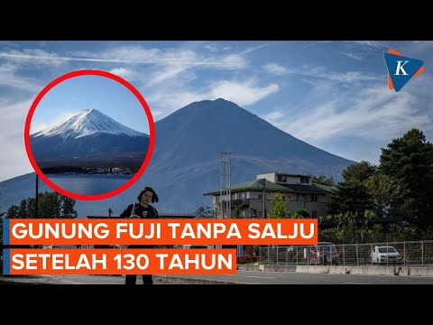 Pemandangan Puncak Gunung Fuji Tanpa Salju Setelah 130 Tahun