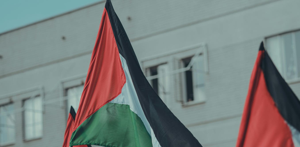 negara-barat-mulai-akui-kedaulatan-palestina:-apakah-“two-state-solution”-adalah-bentuk-terbaik?