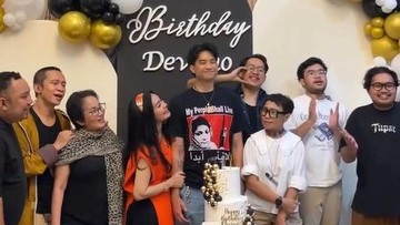 momen-ulang-tahun-ke-23-devano-danendra,-dirayakan-hangat-dan-sederhana-bareng-keluarga