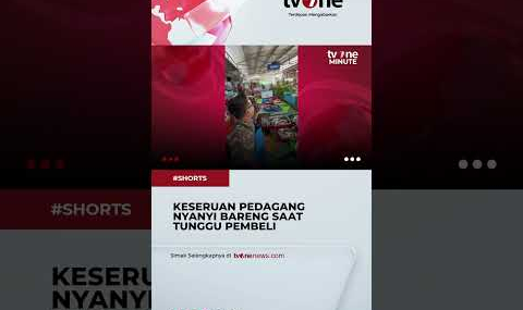 Nunggu Pembeli Datang, Pedagang Ikan di Pasar Asyik Karokean #shorts #tvone #news