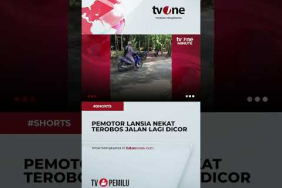 Aksi Kakek-Kakek Nyelonong Lewati Jalan Dicor #shorts #tvone #news