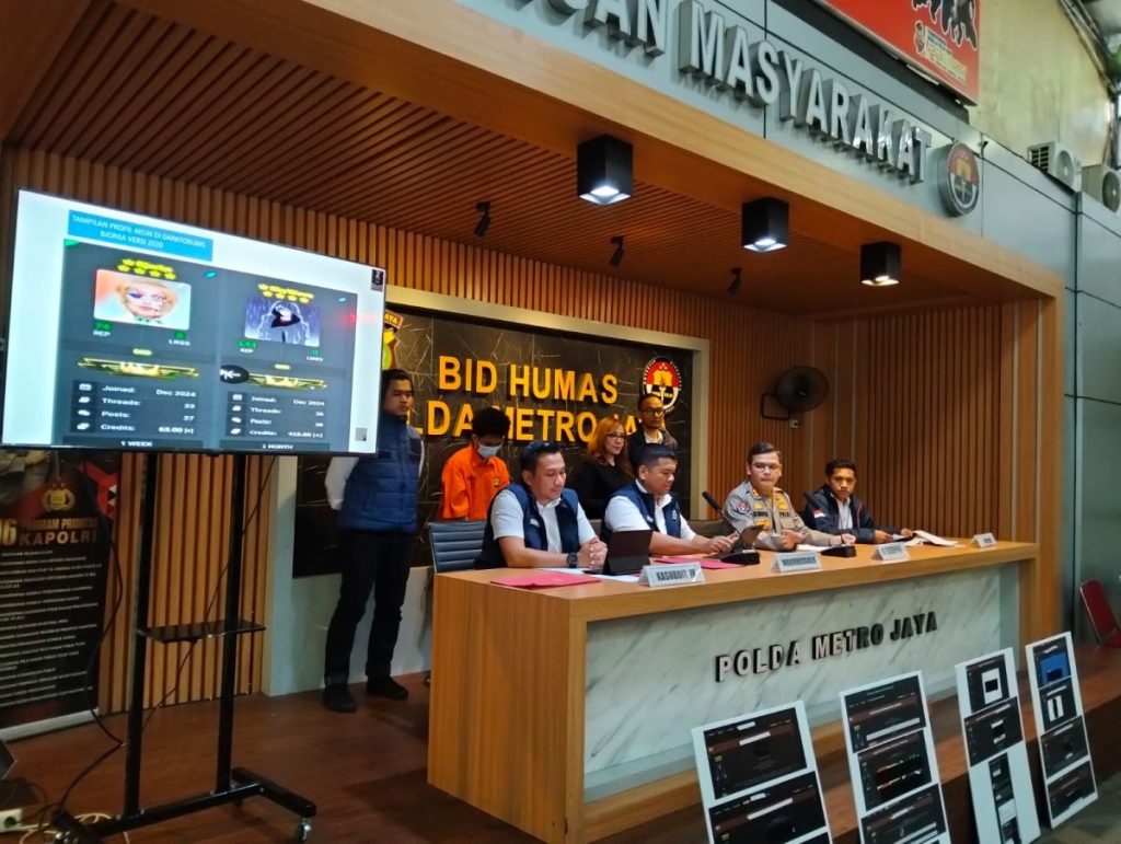 sosok-bjorka-yang-ditangkap-polisi:-pemuda-22-tahun-putus-sekolah-dan-pengangguran