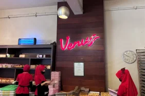 jangan-bilang-pernah-ke-bogor-kalau-belum-cicip-roti-unyil-venus