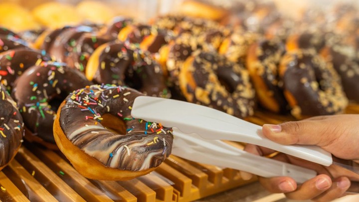 donat-kekinian:-camilan-hits-yang-tak-pernah-lekang-oleh-waktu