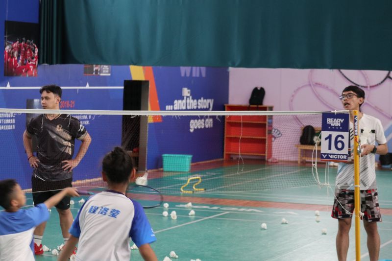 melatih-badminton-sampai-ke-negeri-china