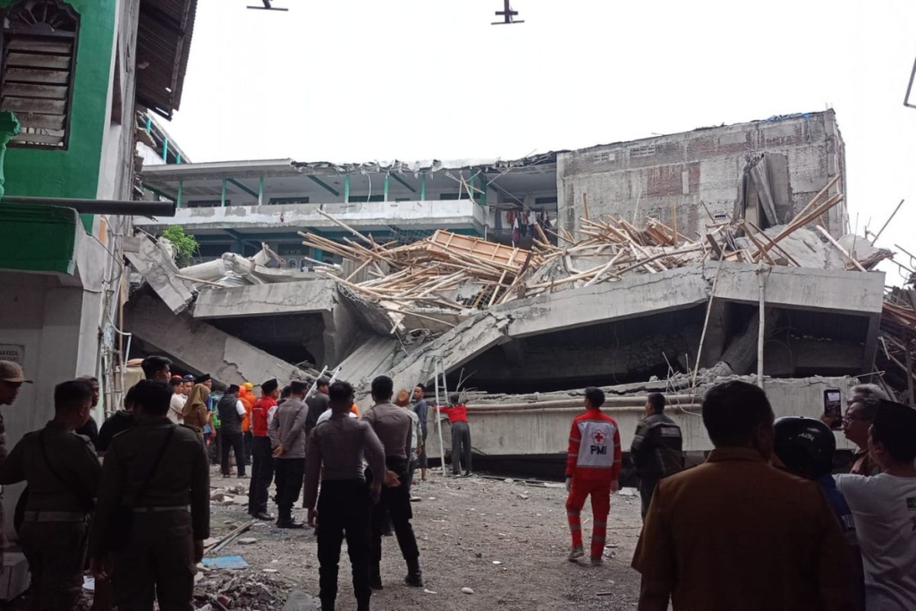 mengapa-pondok-pesantren-membangun-gedung-“ala-kadarnya”?