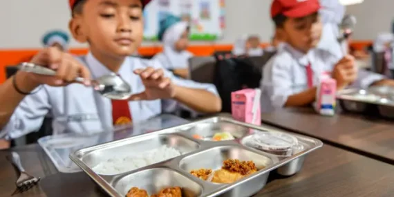 Makan Bergizi Gratis, Cara Berpikir, dan Elitisme