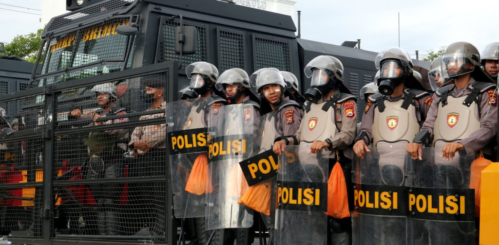 the-crisis-of-indonesian-policing:-guardians-of-the-people-or-protectors-of-power?