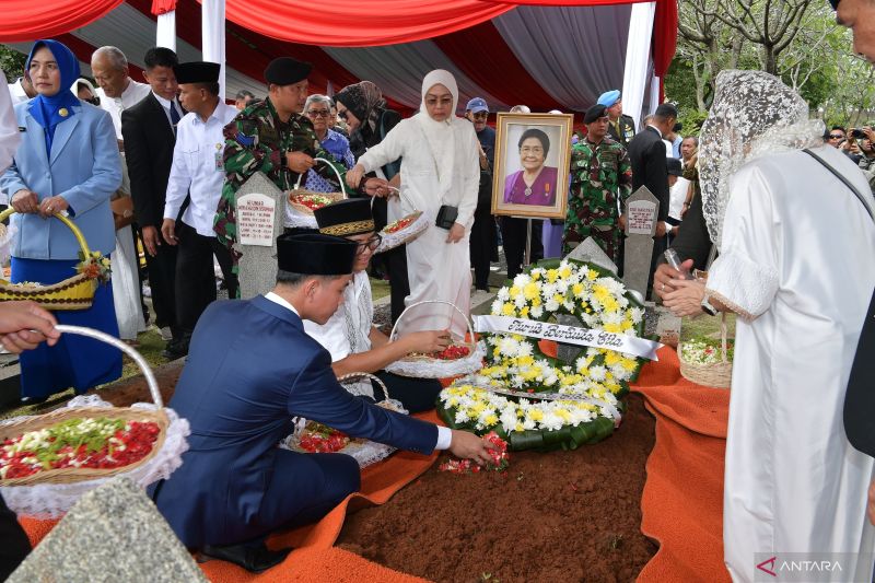 istri-wapres-ke-4-karlinah-djaja-atmadja-wafat,-berikut-profilnya