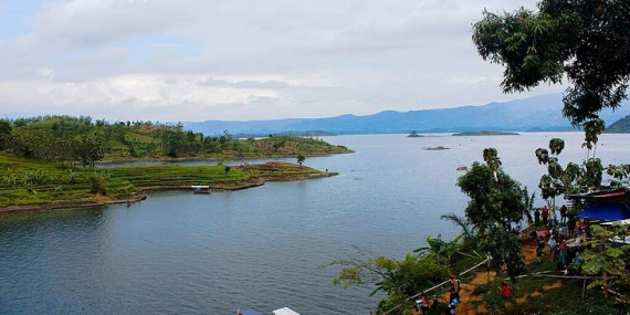 Ketika “Salam” Jadi Larangan: Kearifan Lokal di Dusun Malandang, Sumedang