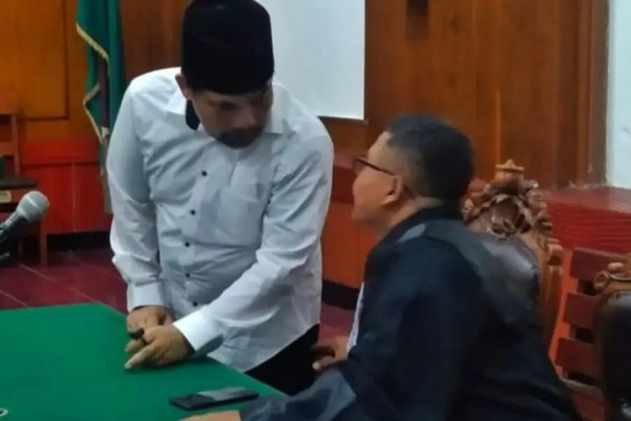oknum-polisi-di-surabaya-didakwa-jual-pupuk-subsidi-di-atas-het