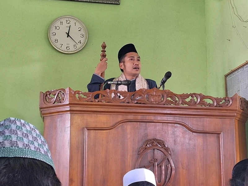 membaca-atau-tanpa-teks,-lebih-utama-mana-khutbah-jumatnya?