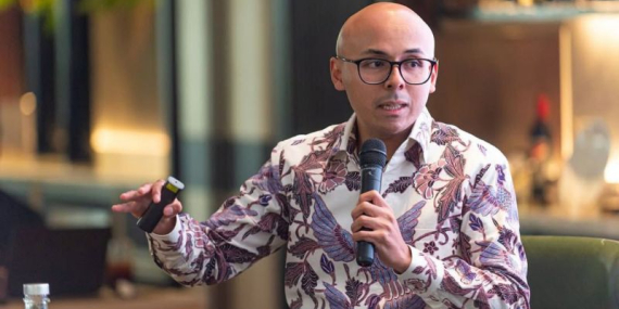 profil-dirgayuza, asisten-presiden-bidang-komunikasi-analis-kebijakan