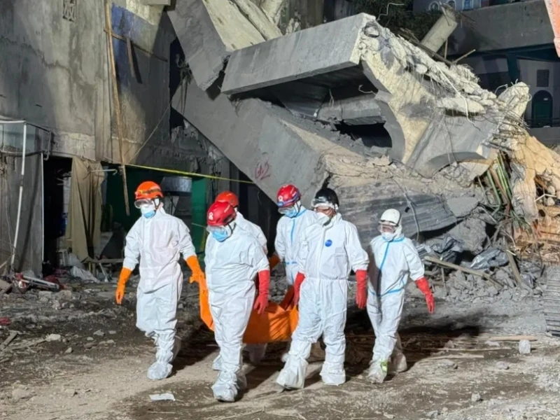 update:-korban-meninggal-insiden-musala-al-khoziny-jadi-61-orang,-17-teridentifikasi