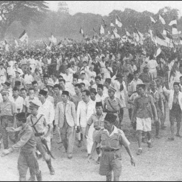 september:-peristiwa-politik-dan-medan-pertarungan-memori