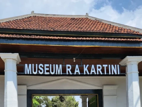 pawon-kartini,-ruang-penopang-kehidupan-domestik-budaya-jawa