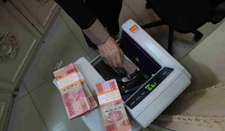 ojk-klaim-kinerja-perbankan-solid-hingga-juni-2025