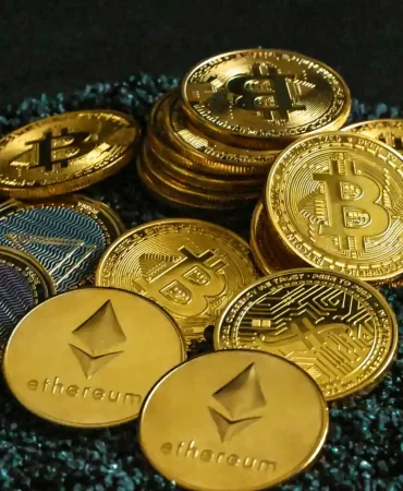 pasar-kripto-terjun,-hapus-usd7-miliar-dalam-sekejap