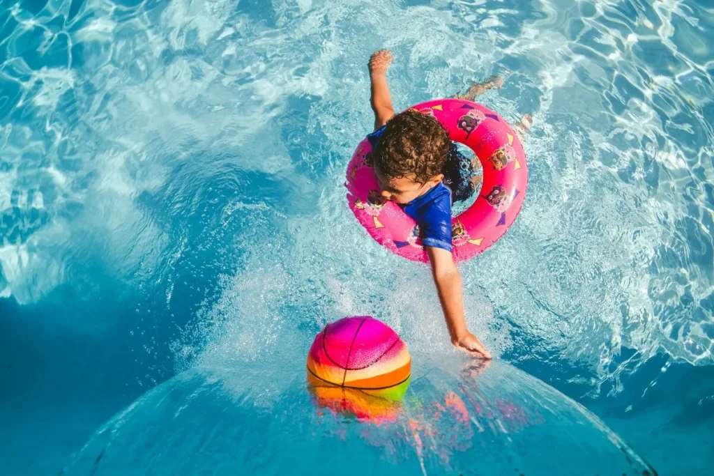 6-destinasi-kolam-renang-anak-paling-fun-di-jakarta