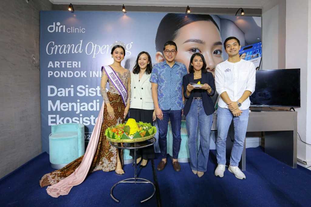 -tiktok-tokopedia-deal-under-fire-grab’s-us$125b-bond-move-healthcare-clinics-on-the-rise.