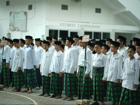 memahami-pesantren-dan-otoritas-kiai