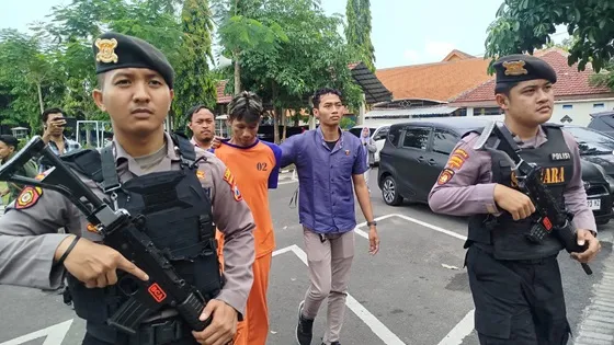delapan-ekor-kambing-antarkan-seorang-residivis-ke-tahanan-polres-jombang