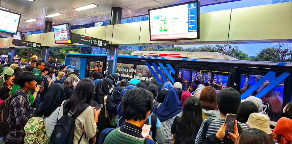 kenaikan-harga-tiket-transjakarta:-antara-kemampuan-masyarakat-dan-beban-pemda-jakarta