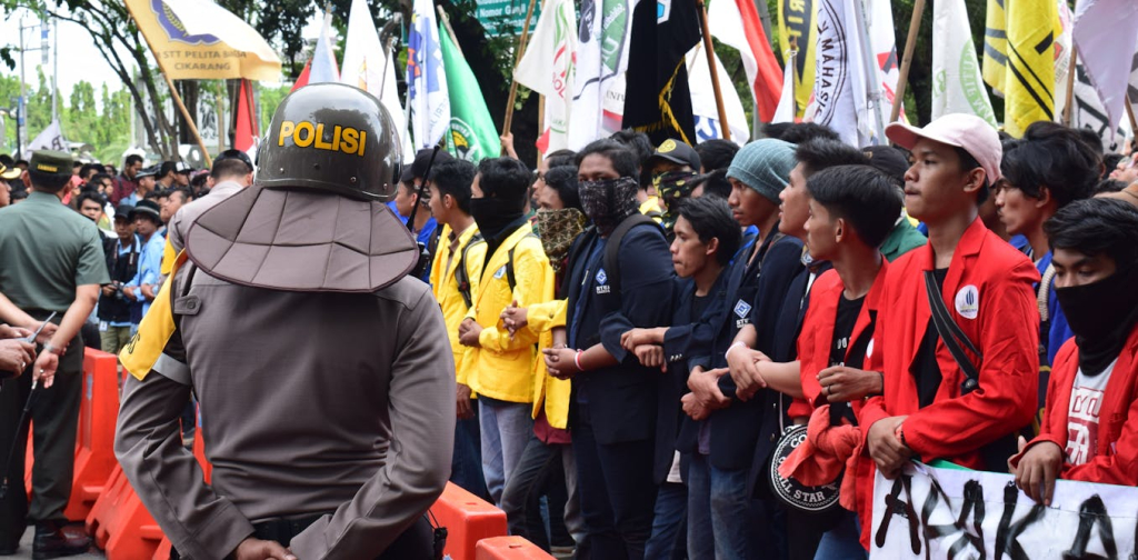 ruang-sipil-makin-sempit,-kaum-muda-makin-takut-berekspresi