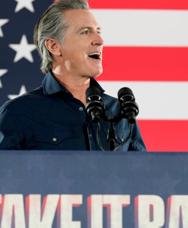 the-democrats-are-riding-a-blue-wave,-but-major-questions-remain-for-a-divided-party