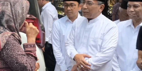 silaturahim-pbnu-di-tebuireng-selesai,-gus-yahya-terbuka-untuk-islah