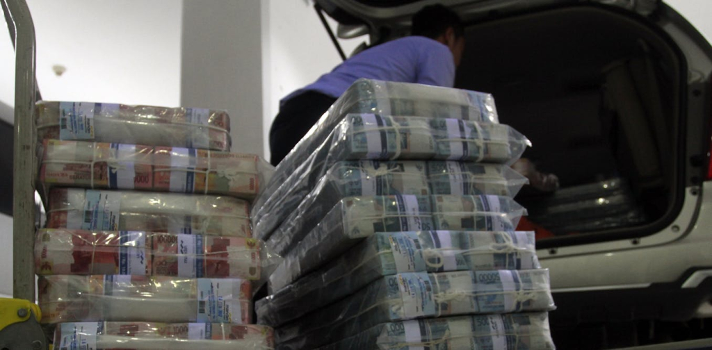 mengapa-koruptor-lebih-suka-transaksi-pakai-uang-tunai-ketimbang-digital?