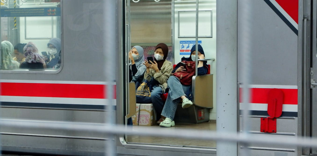 kekerasan-ekonomi:-kdrt-tersembunyi-yang-sangat-merusak-perempuan