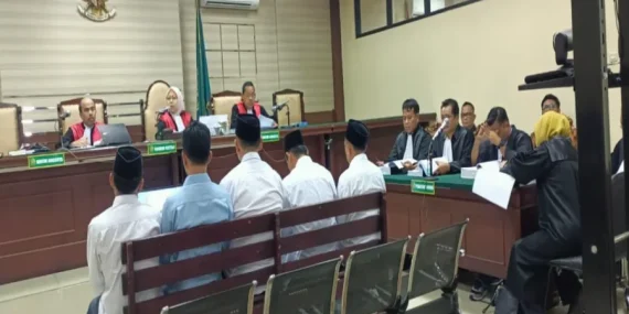 Duit Rakyat Dikorupsi, 2 Pejabat PUPR Blitar Tetap Digaji Meski Sudah Divonis Penjara