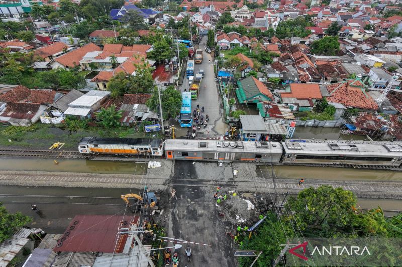 dua-perjalanan-ka-jalur-utara-masih-dibatalkan-imbas-banjir-pekalongan