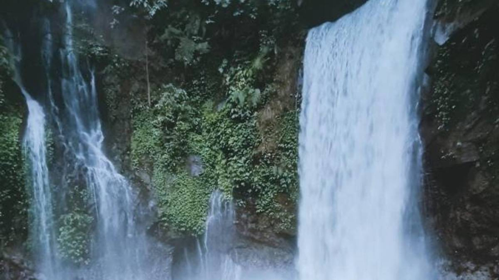 keindahan-air-terjun-lau-berte,-pesona-air-jernih-setinggi-40-meter-di-sei-bingai