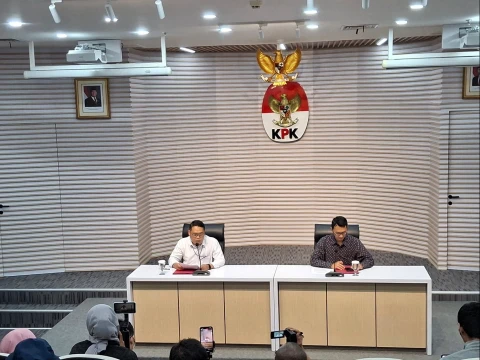 kpk-tetapkan-bupati-pati-sudewo-sebagai-tersangka-pemerasan-jual-beli-jabatan