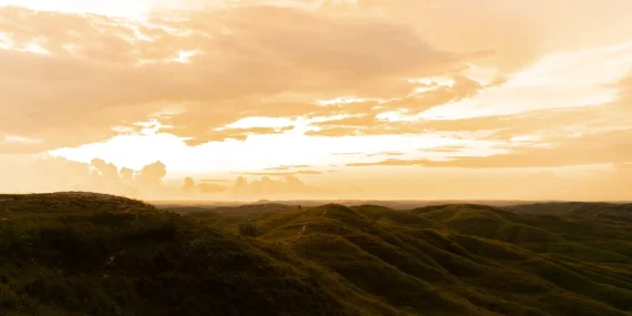 Bukit Wairinding: Pesona Alam Memukau di Nusa Tenggara Timur