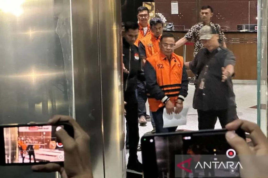 mau-jadi-perangkat-desa-di-pati?-bupati-sudewo-jual-jabatan,-tarifnya-rp200-jutaan